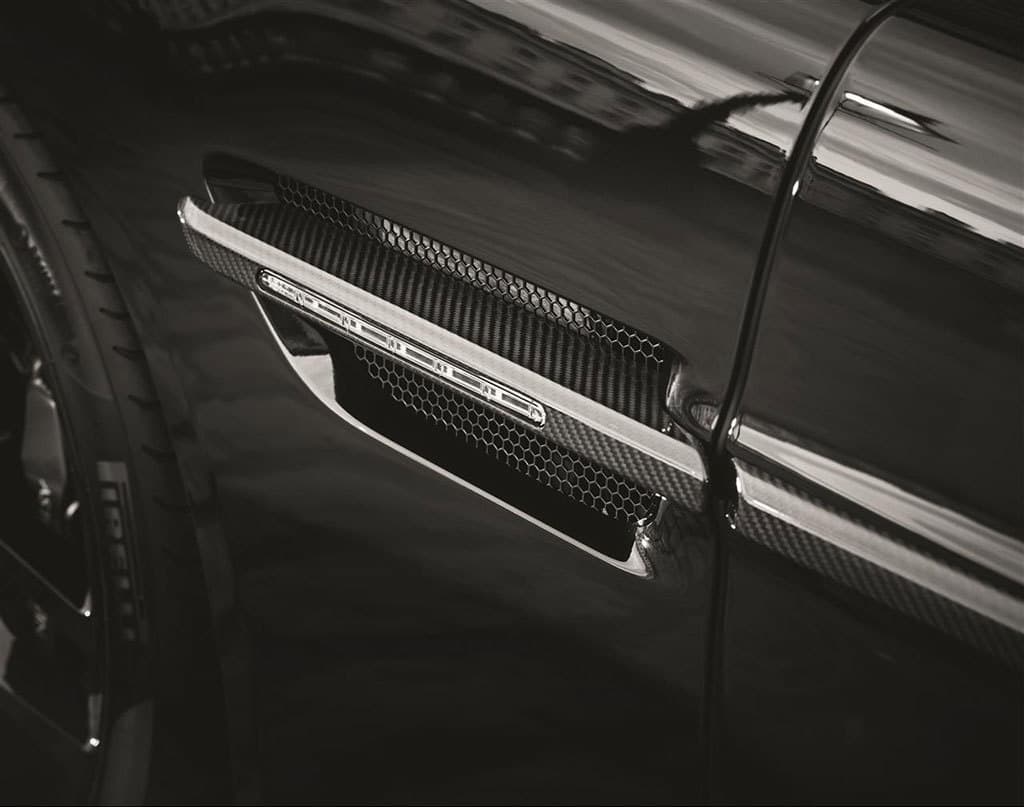Aston-Martin-Vanquish-Carbon-Black-Special-Edition 11