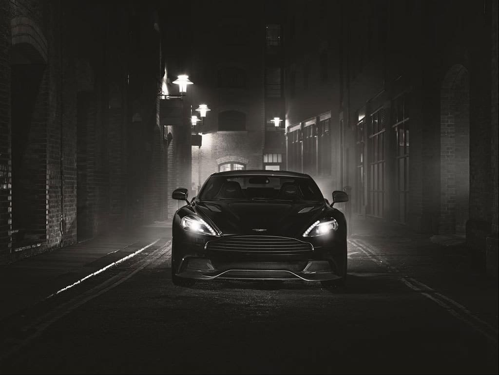 Aston-Martin-Vanquish-Carbon-Black-Special-Edition 7