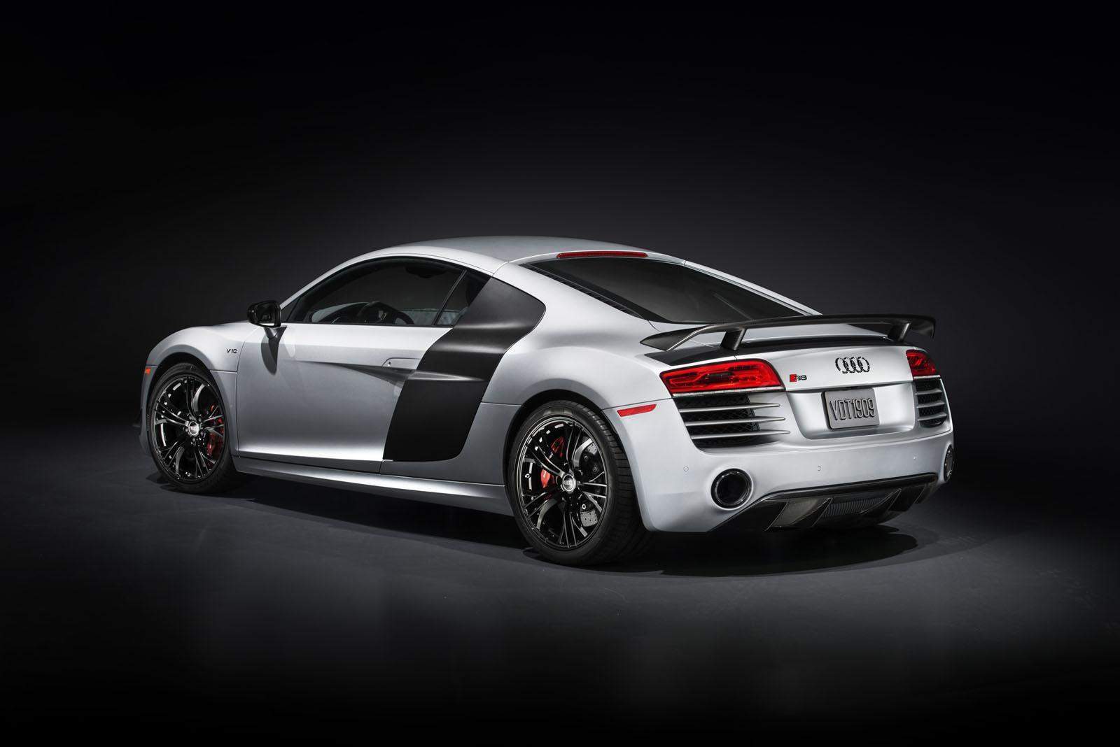 2015-Audi-R8-Competition 3
