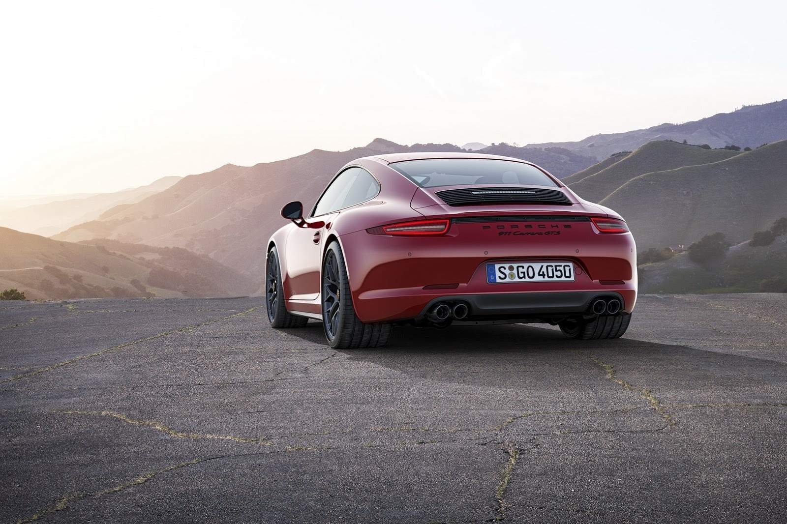 2015-Porsche-911-GTS-Series 5