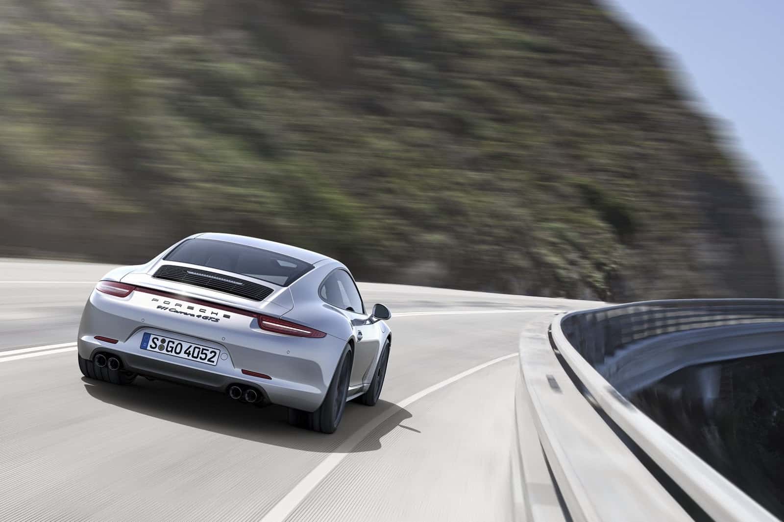 2015-Porsche-911-GTS-Series 8