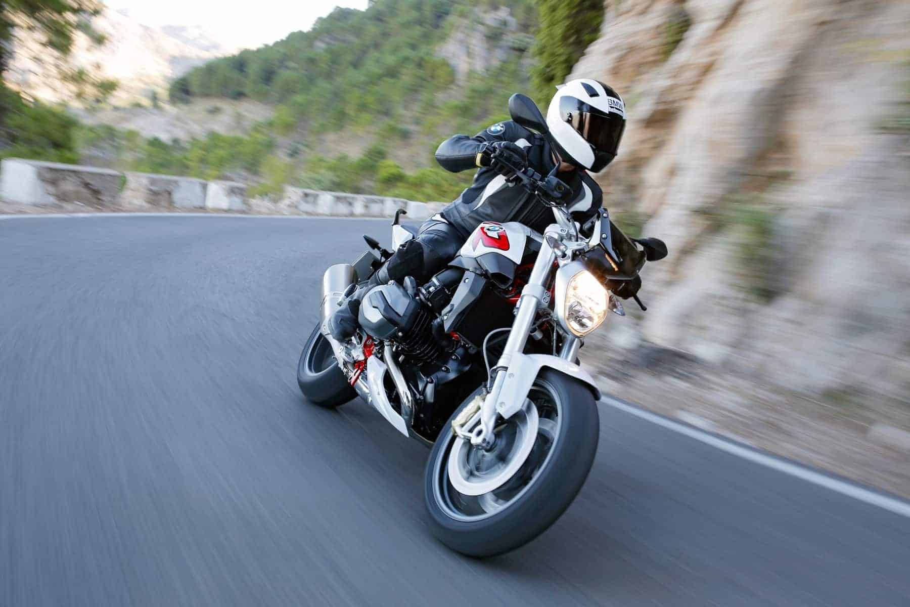 BMW-R1200R-Motorbike 6