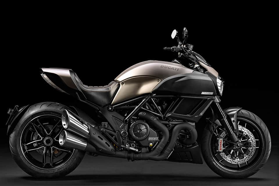 2015-Limited-Edition-Ducati-Diavel-Titanium 1