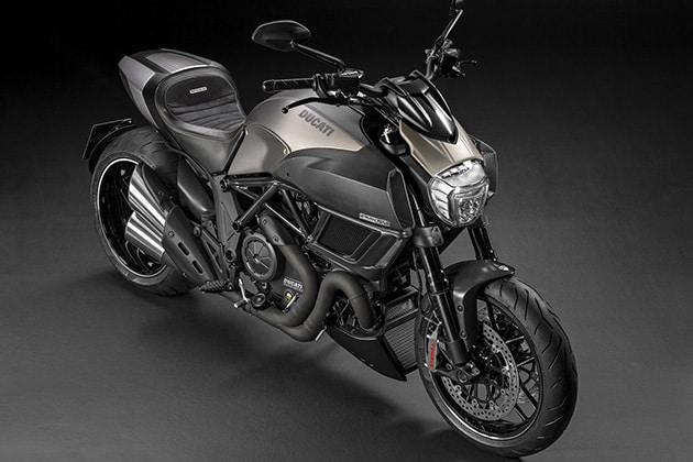 2015-Limited-Edition-Ducati-Diavel-Titanium 2