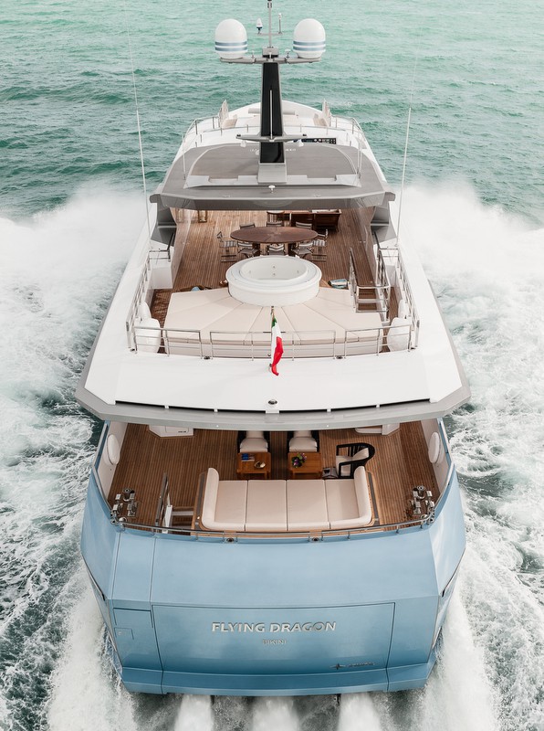 Flying-Dragon-Admiral-Regale-45-Superyacht 8