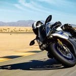 Yamaha-2015-YZF-R1-and-YZF-R1M 2