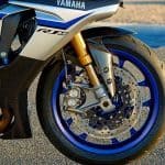Yamaha-2015-YZF-R1-and-YZF-R1M 5