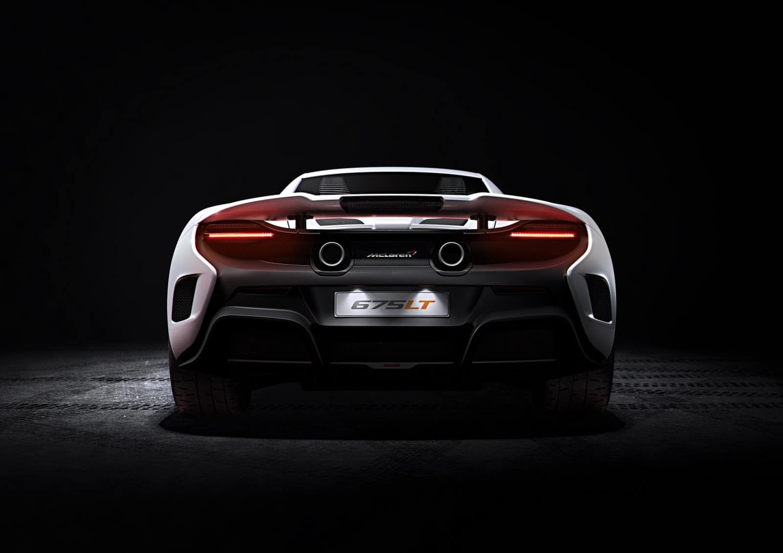McLaren-675-Long-Tail 3