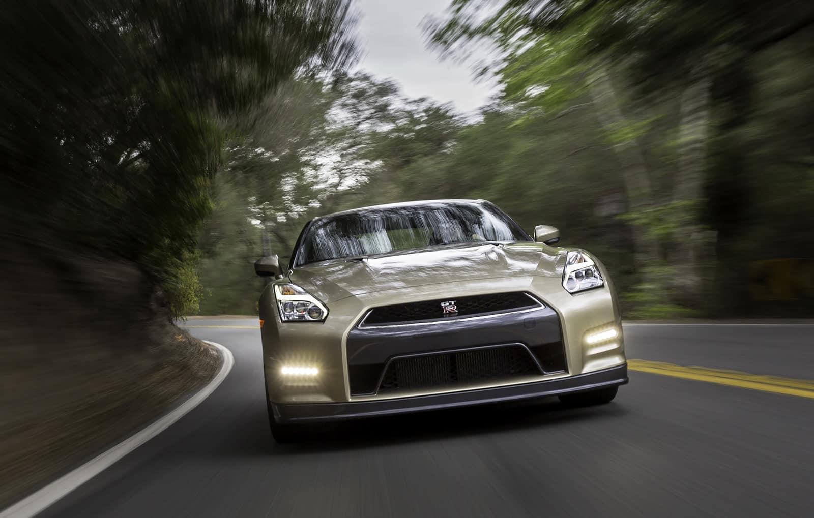 2016 Nissan GT-R 45th Anniversary Gold Edition 8