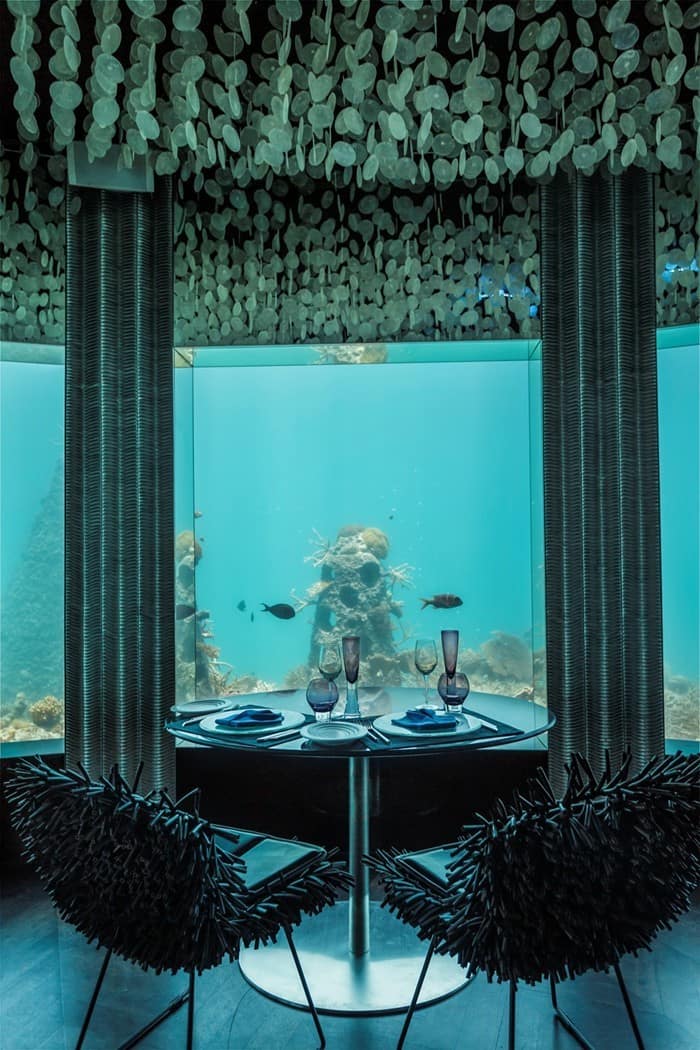 subsix-underwater-nightclub-3