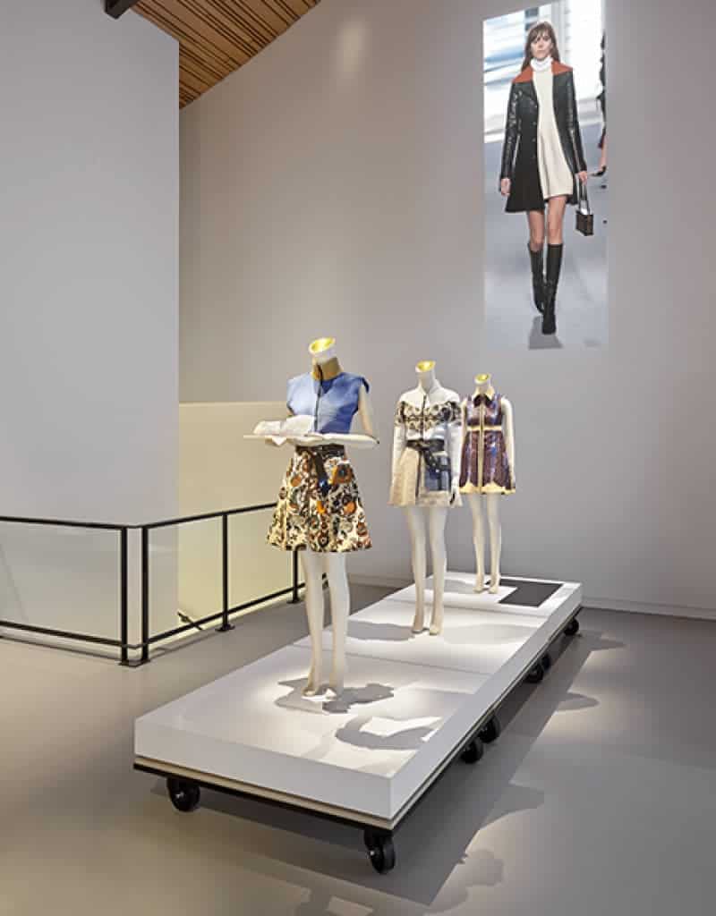 Louis-Vuitton-Galeries-13