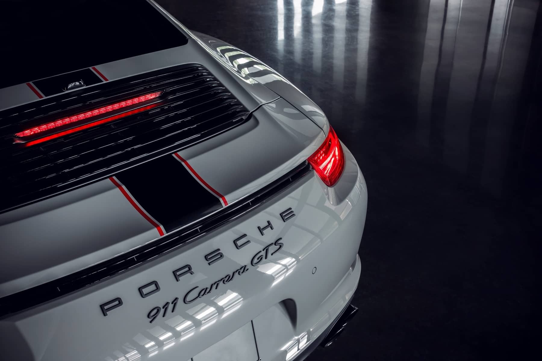 Porsche-911-GTS-5