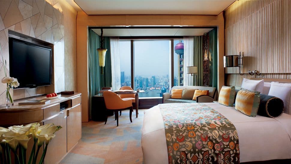 Ritz-Carlton-Shanghai,-Pudong-9