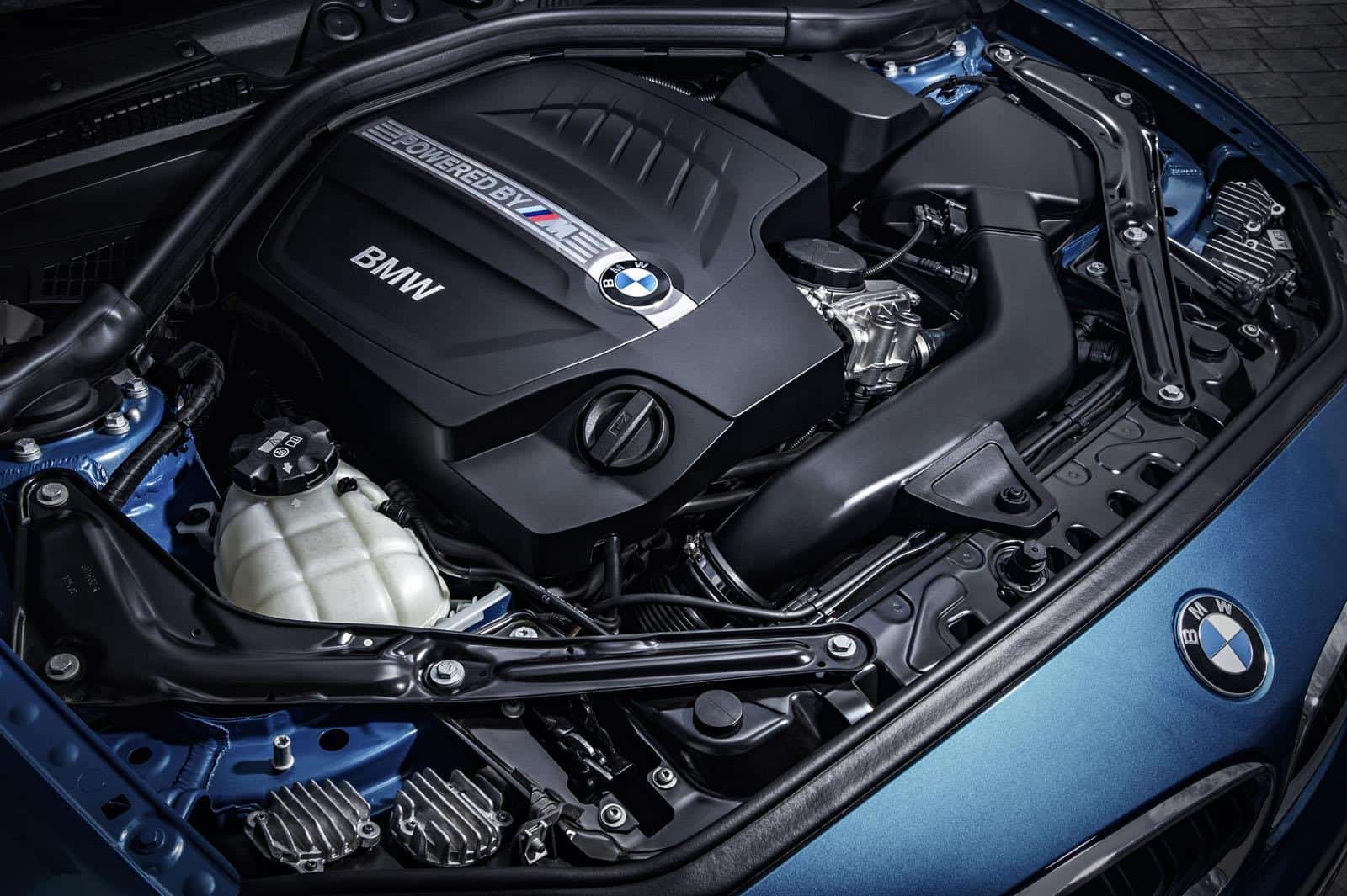 2016-BMW-M2-23