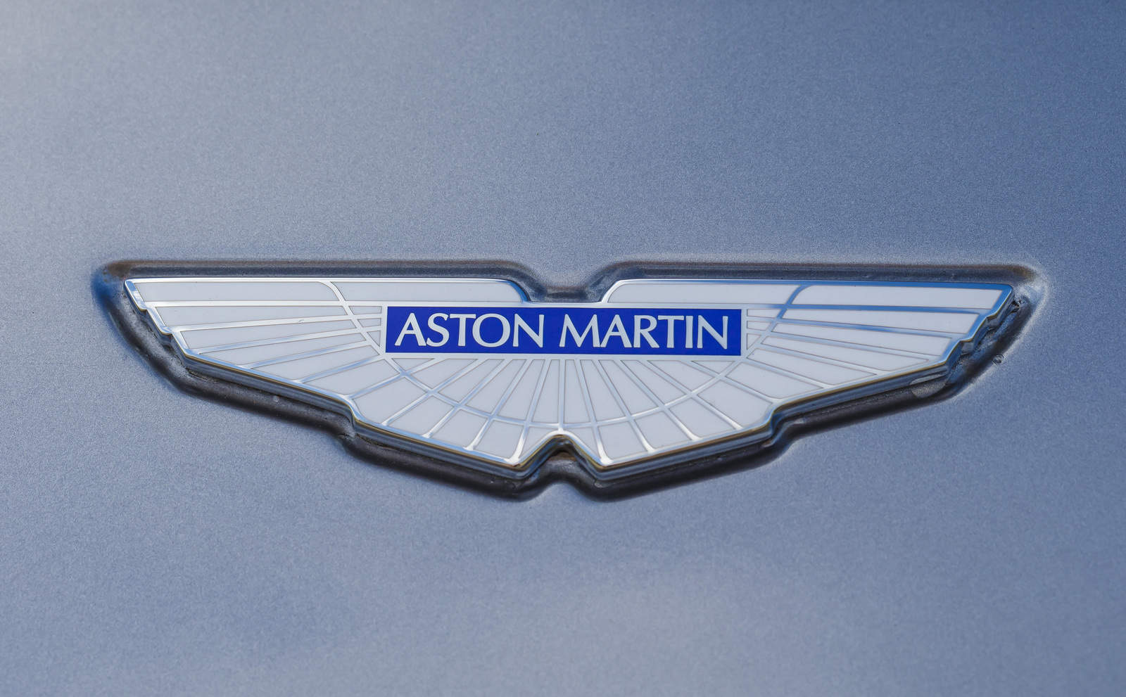 Aston-Martin-RapidE-Concept-7