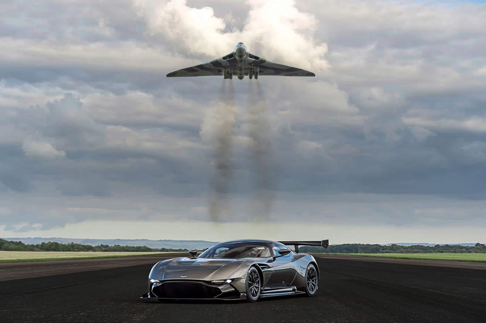 Aston-Martin-Vulcan-4