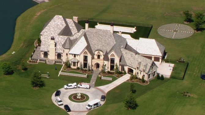The 10 Highest Paid College Football Coaches and their Homes