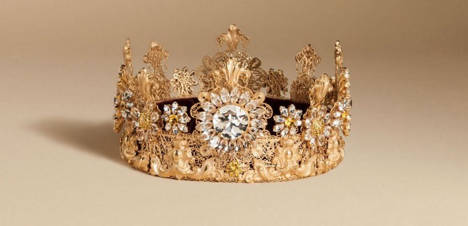 Dolce-Gabbana-Exclusive-Crown-4