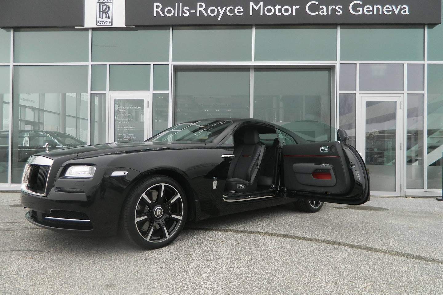 Rolls-Royce-Wraith-Carbon-Fiber-9
