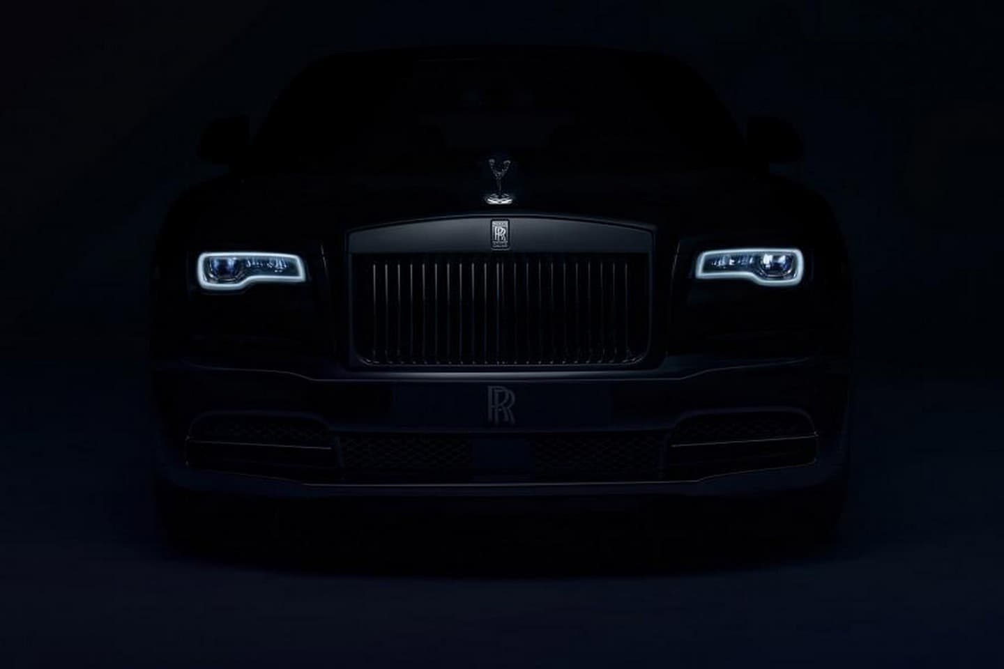 Rolls-Royce-Ghost-Wraith-Black-Badge-4