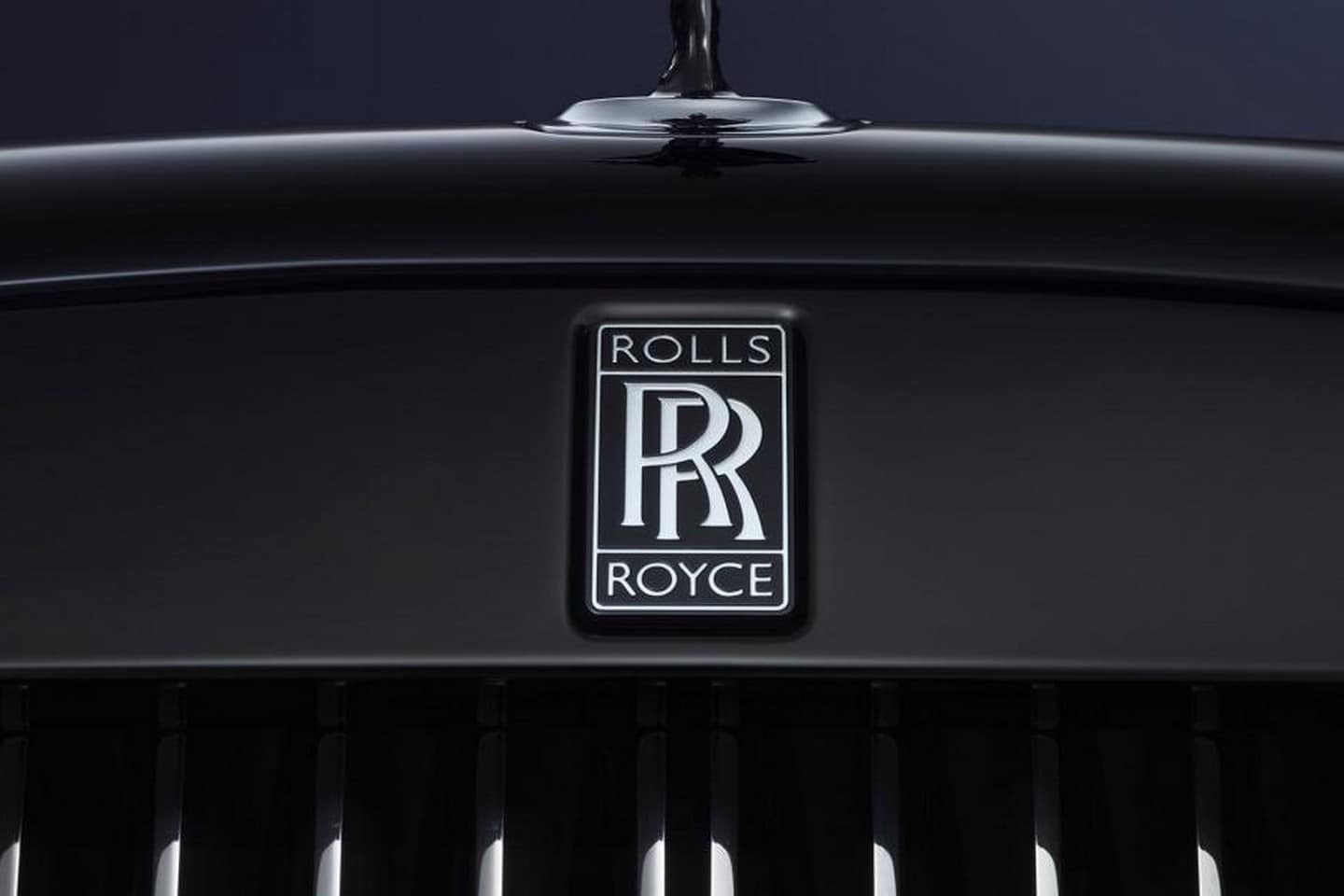 Rolls-Royce-Ghost-Wraith-Black-Badge-5