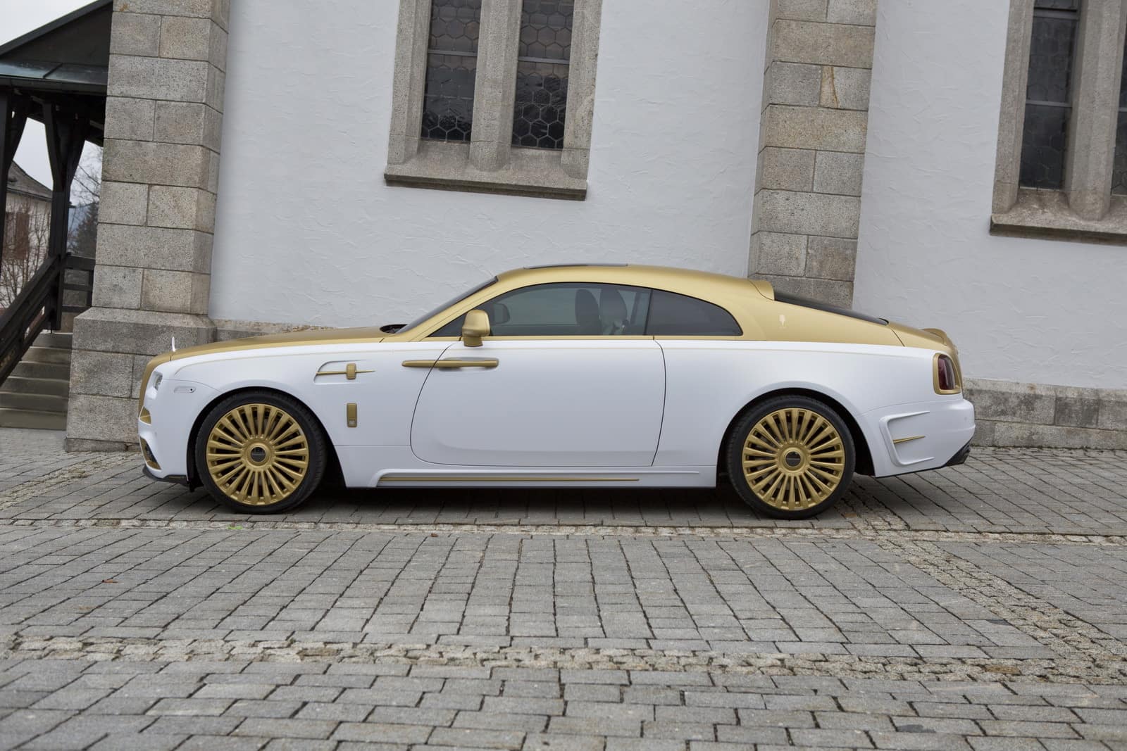 Rolls-Royce-Wraith-Palm-Edition-999-Gold-4