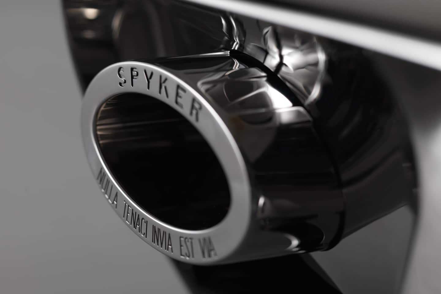 Spyker-C8-Preliator-11