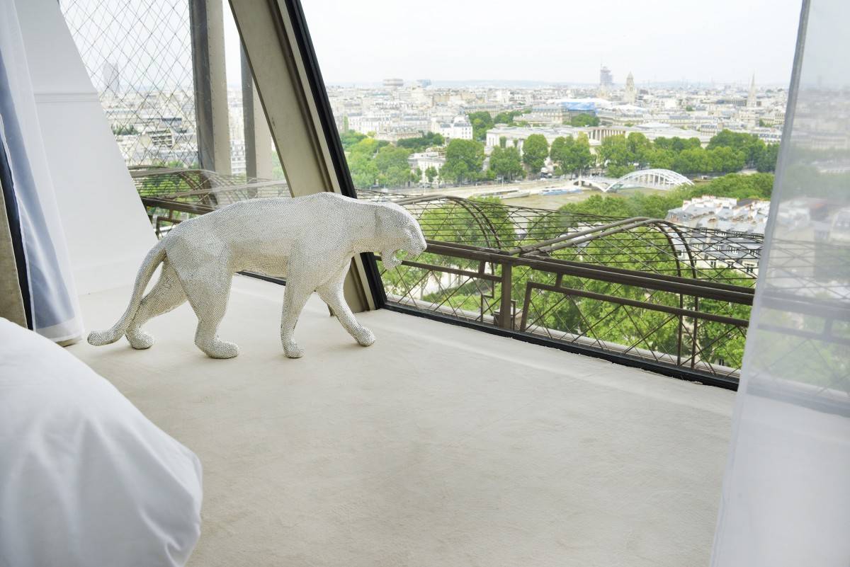 HomeAway-Eiffel-Tower-Apartment-7