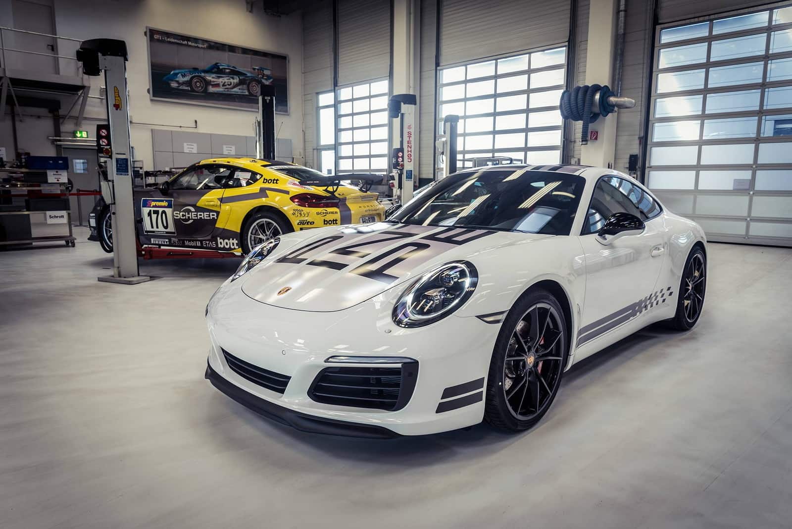 Porsche-911-Carrera-S-Endurance-Racing -Edition-3