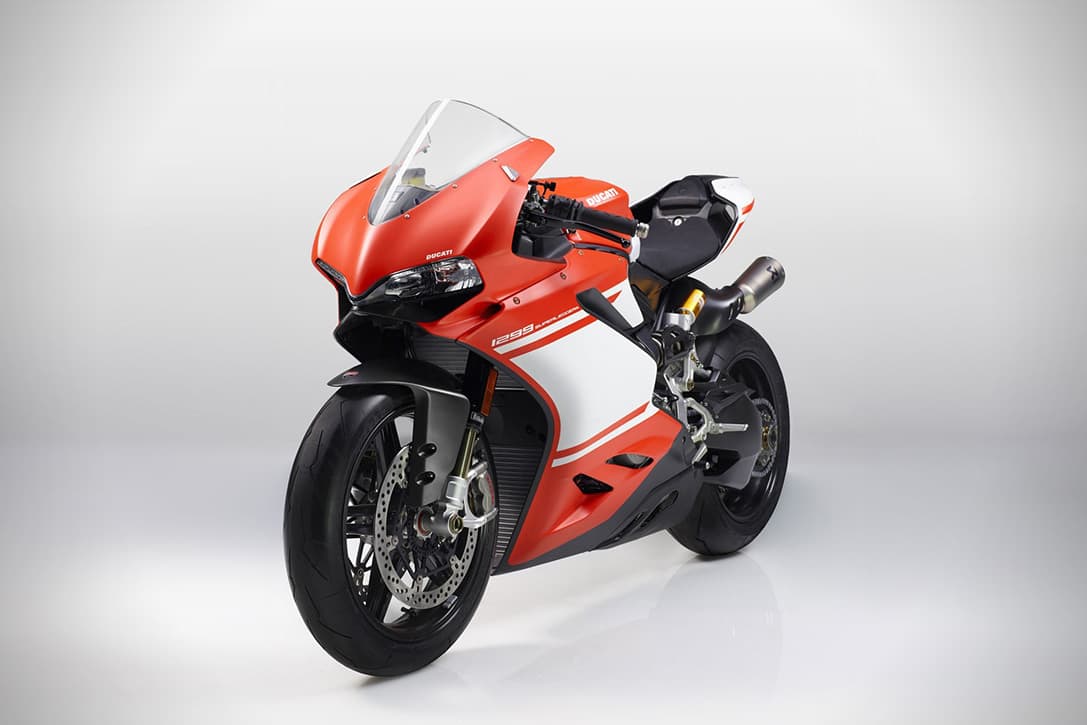 2017-Ducati-1299-Superleggera-03