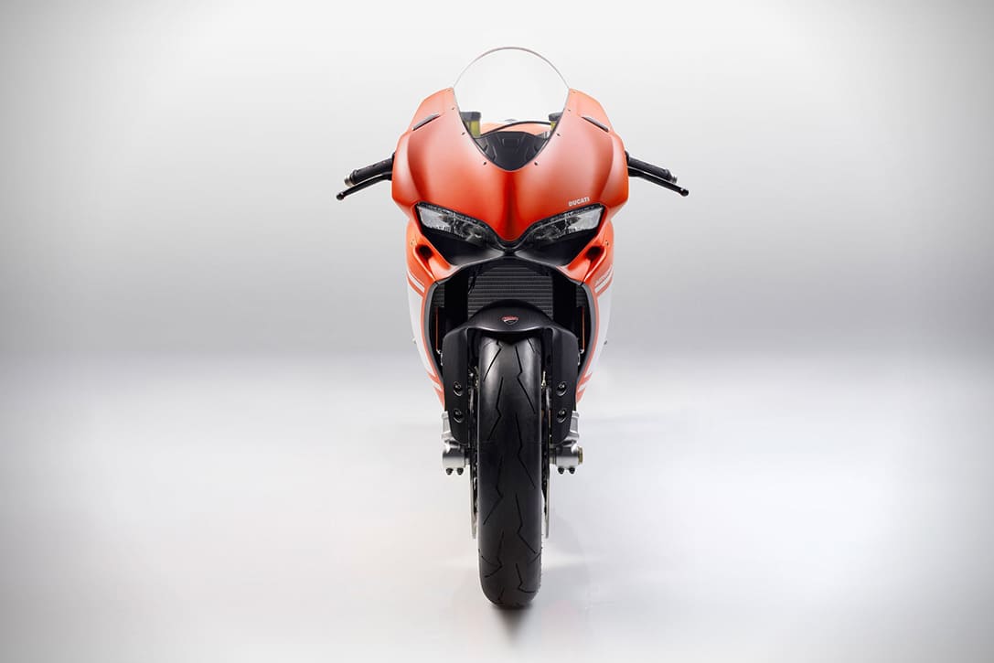 2017-Ducati-1299-Superleggera-05