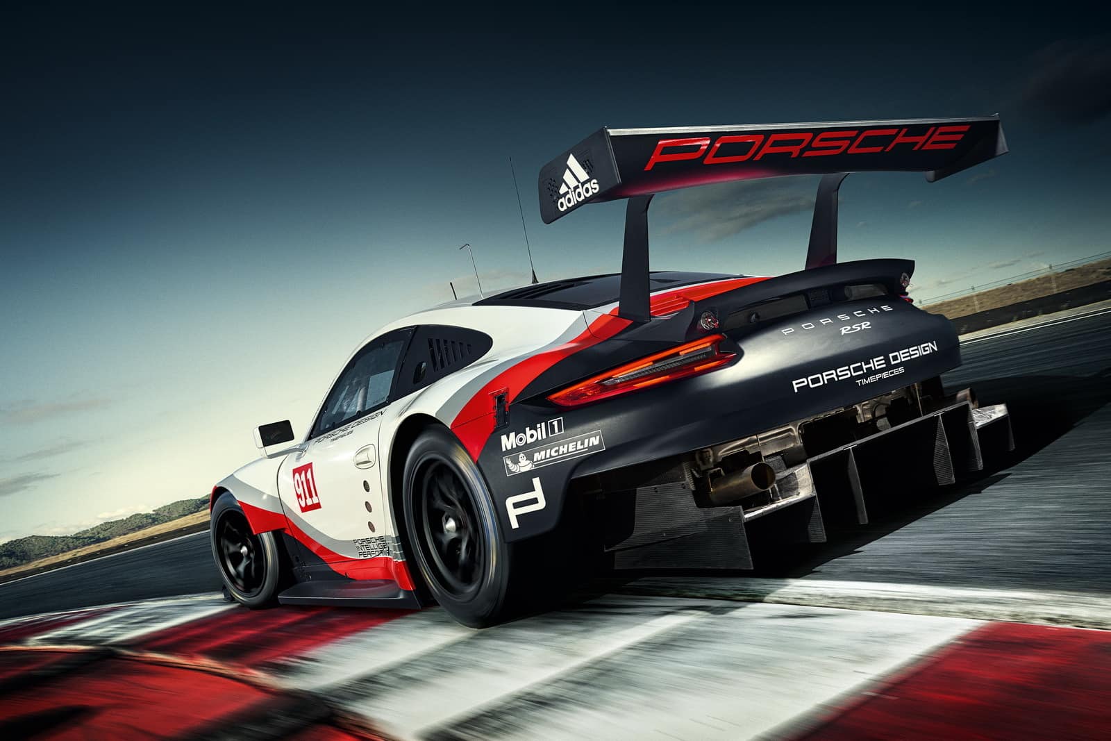 Official Porsche 911 RSR 4