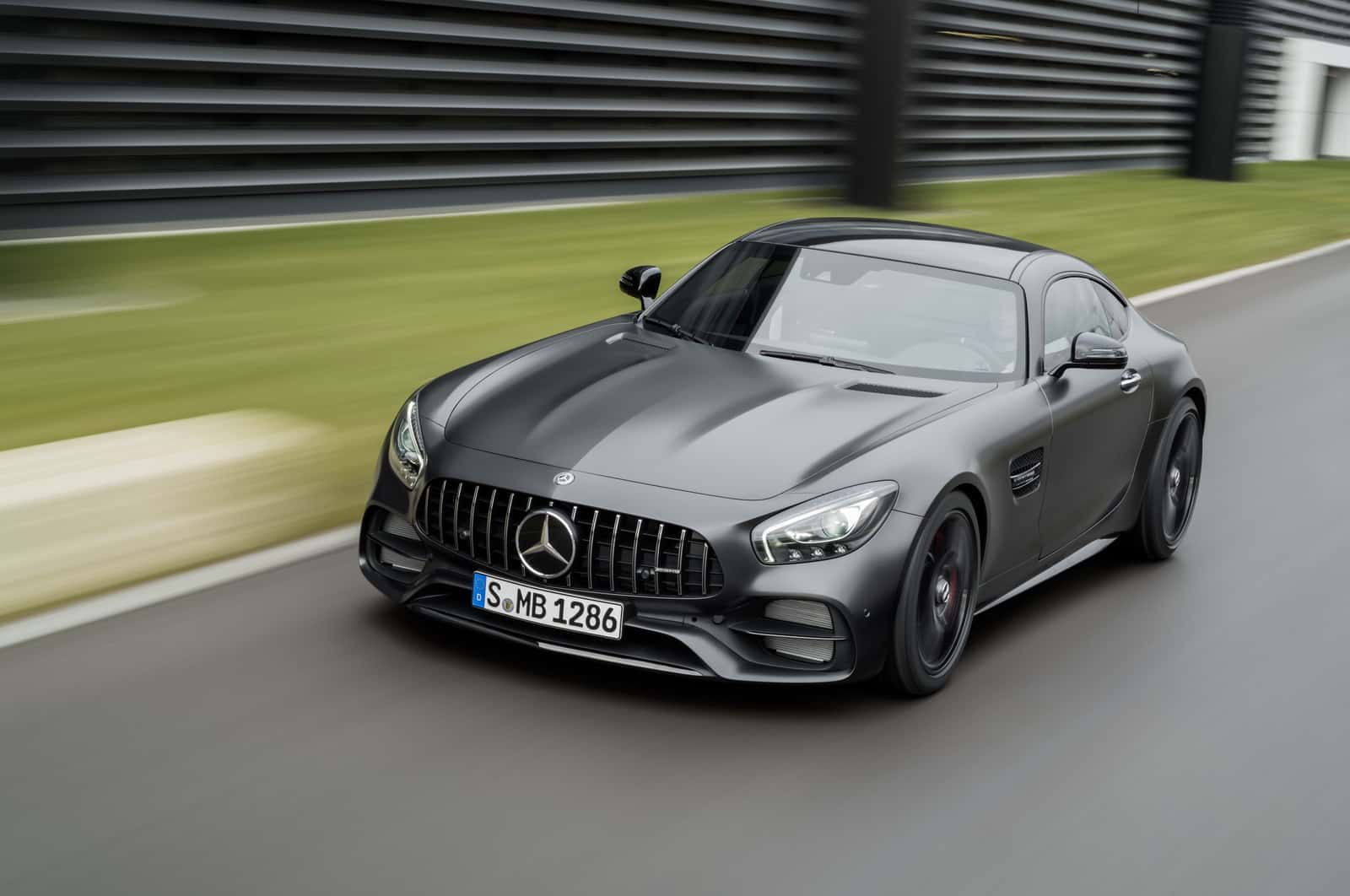 official-2018-mercedes-amg-gt-c-edition-50-4