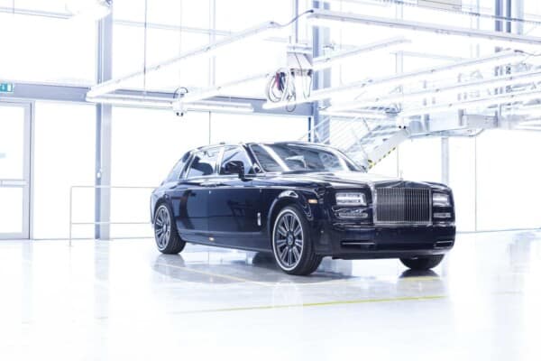 Official Rolls-Royce Phantom VII 1