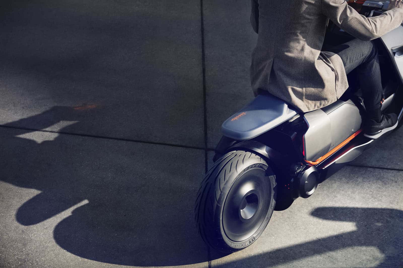 BMW Concept Link Scooter 10