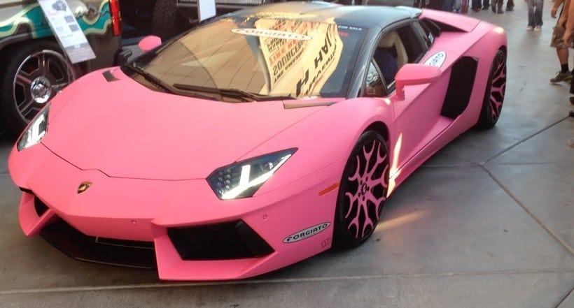 Nicki Minaj pink aventador