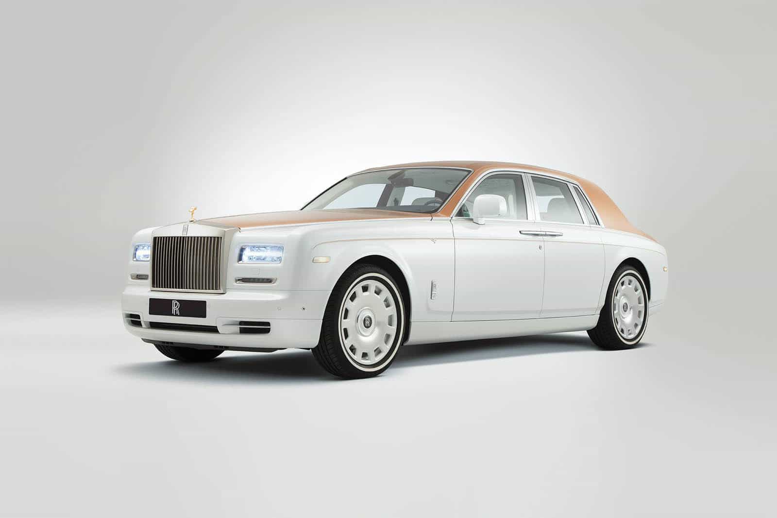 Rolls-Royce-Phantom-Sheikh-Zayed-Grand-Mosque-1