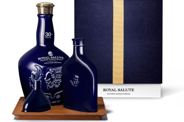 Royal Salute 30 Year Old The Flask Edition 1
