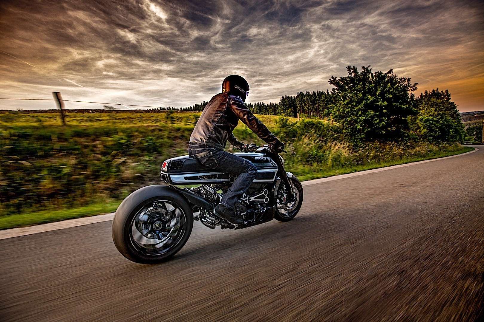 Ducati XDiavel Thiverval 2