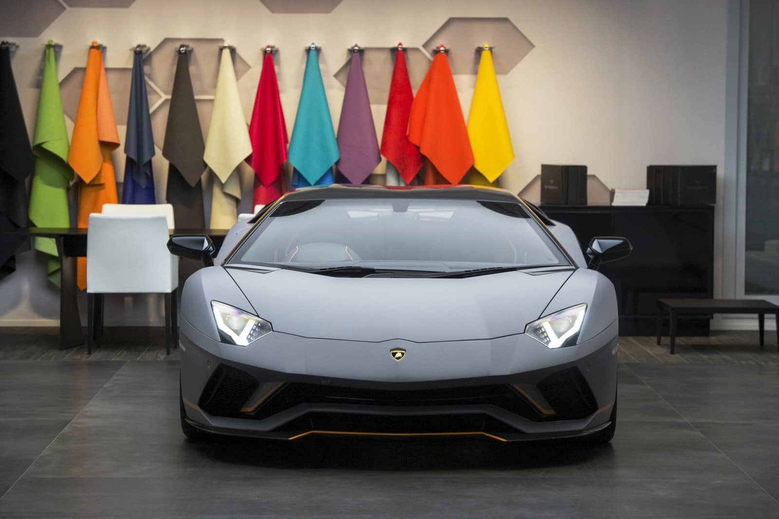 Lamborghini Ad Personam Reveals a Unique Aventador S