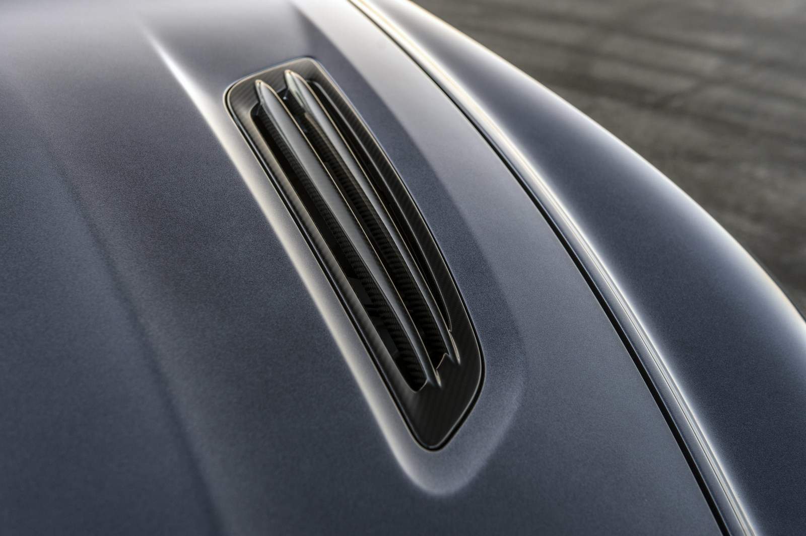 Aston Martin Vanquish Zagato 13