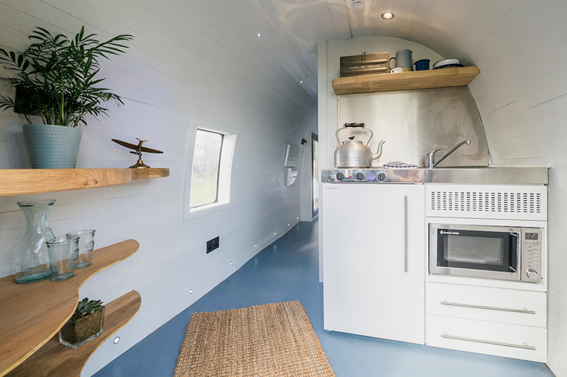 helicopter-hotel-room-glamping-sea-king-4