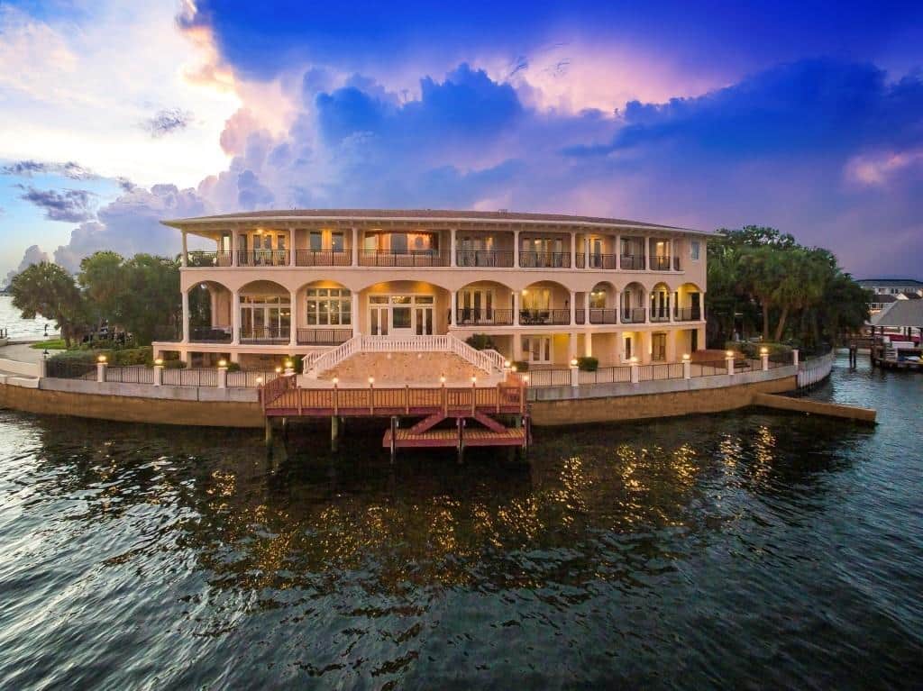 Luxurious Tampa Estate
