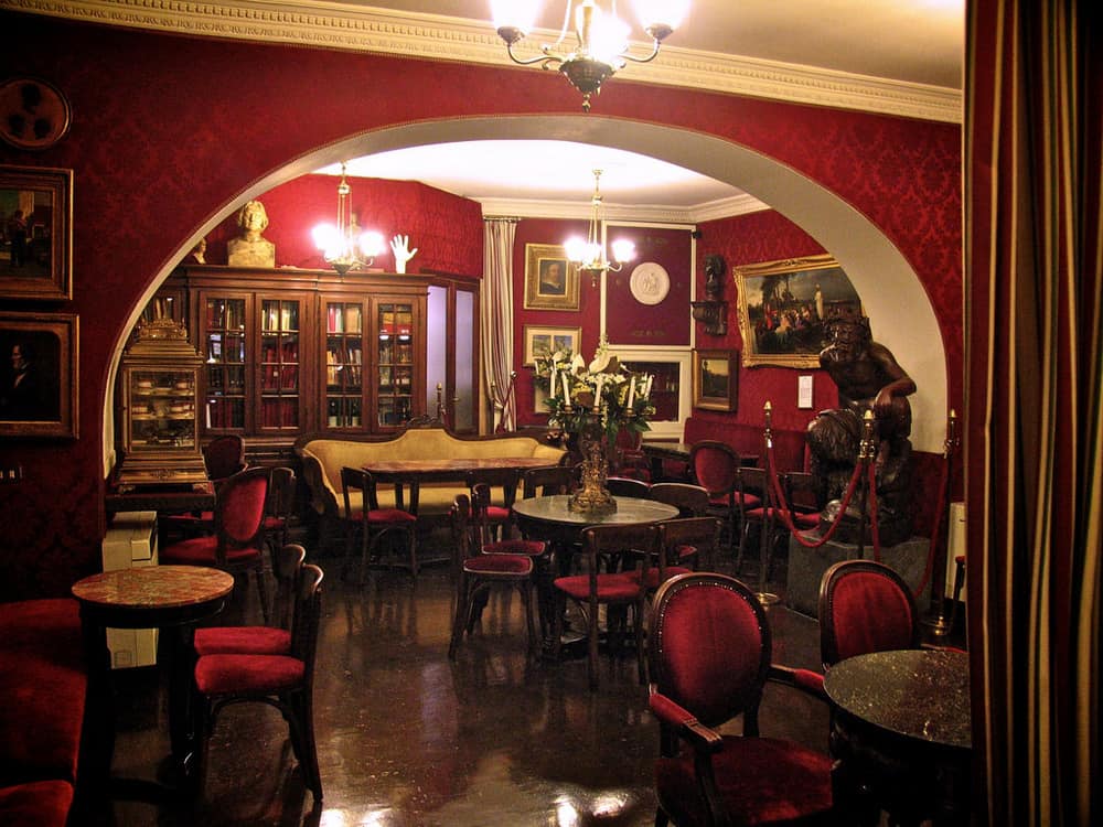 Antico Caffe Greco interior