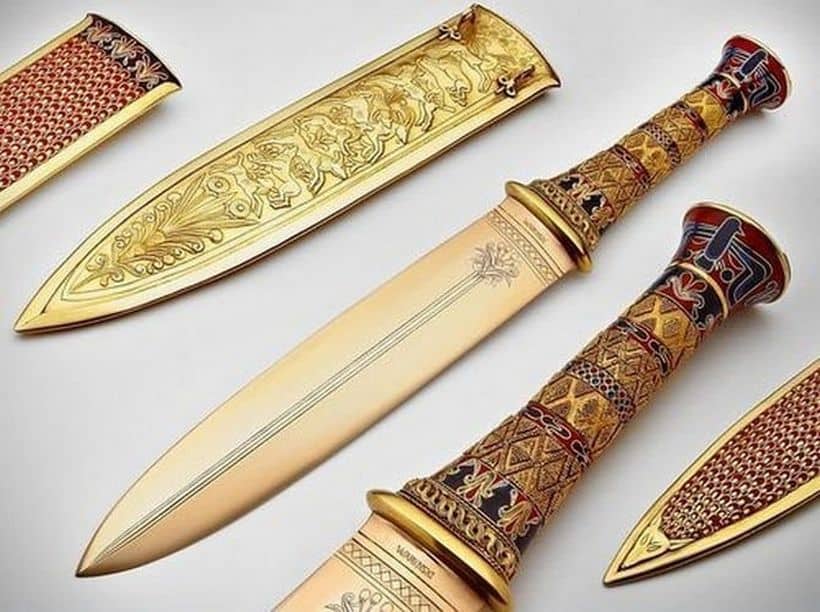 The Gem of the Orient Knife