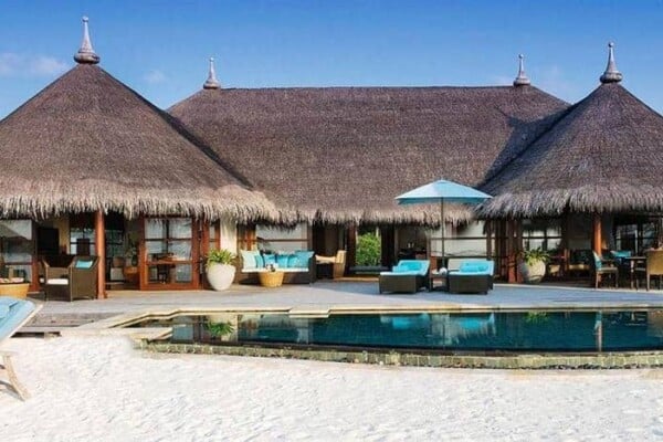 Four Seasons Resort Maldives at Kuda Huraa 1
