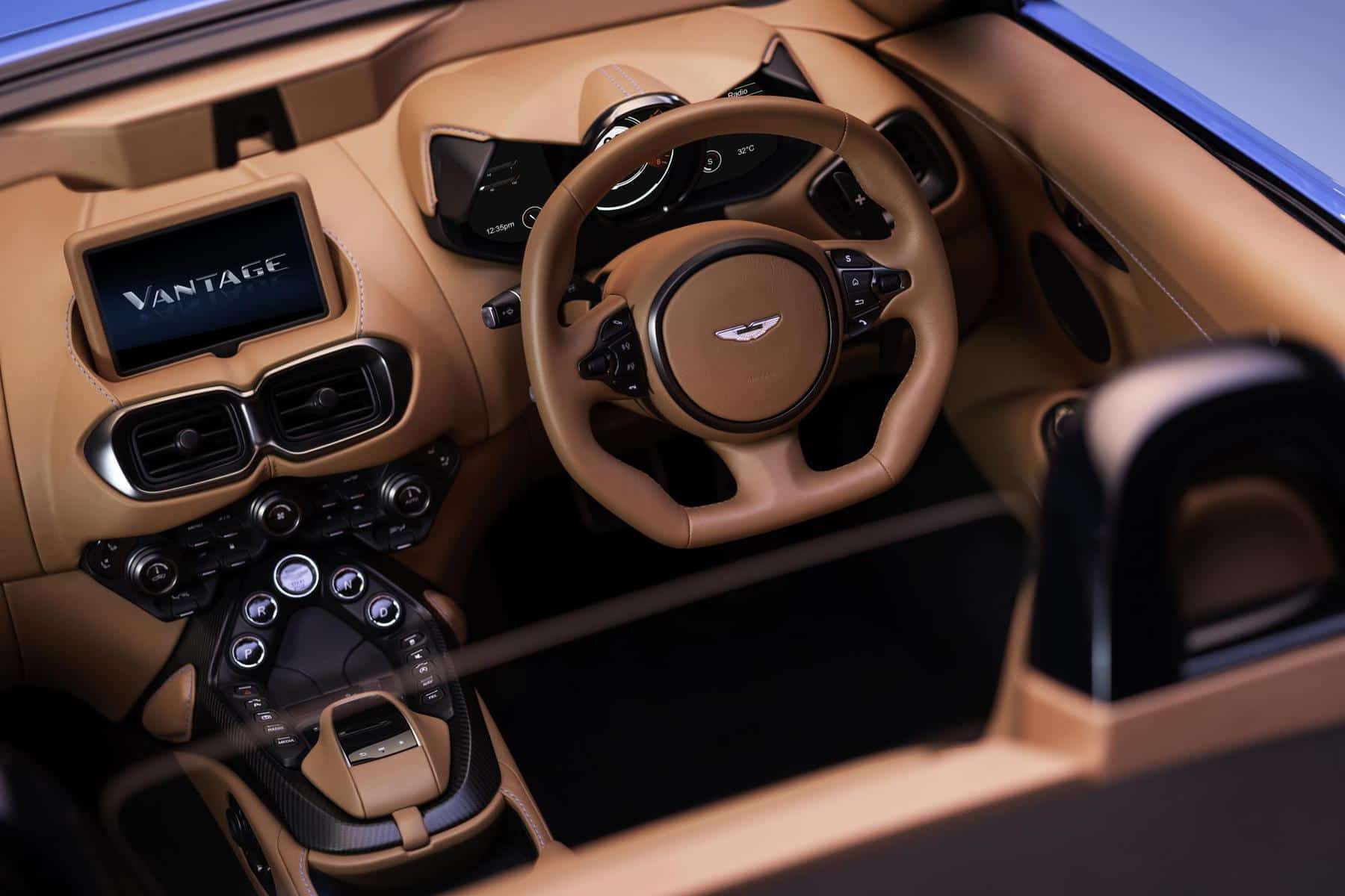 2021 Aston Martin Vantage Roadster 10