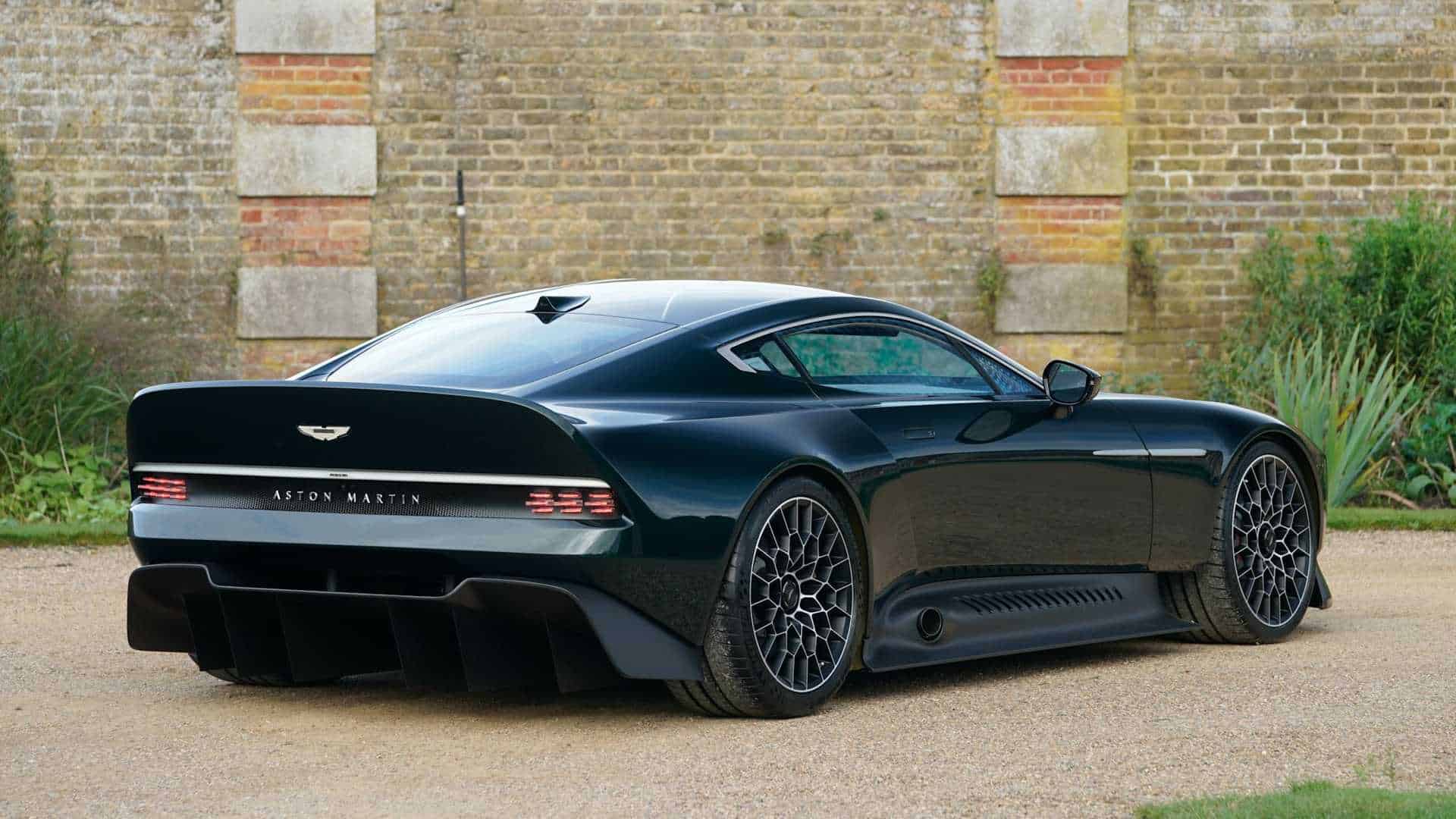 Aston Martin Victor 12
