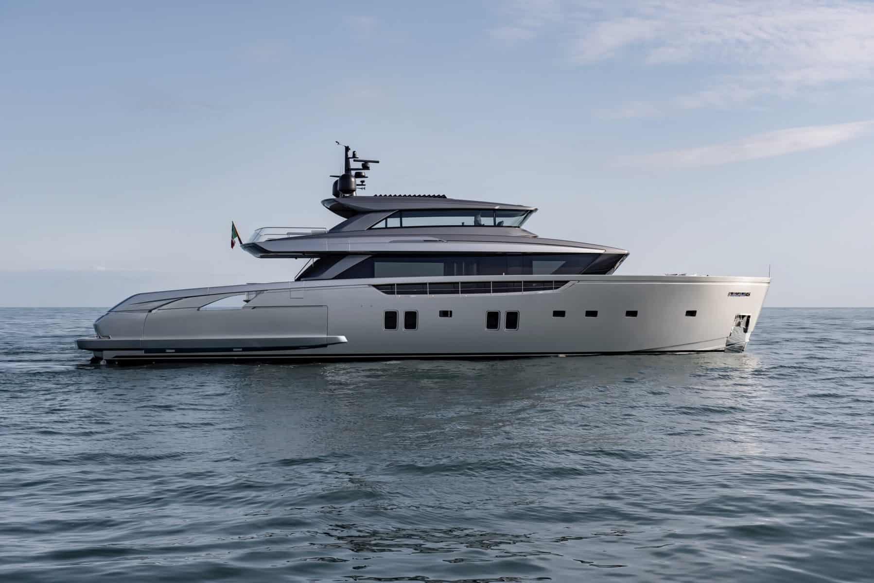 list of luxury yacht manufacturers