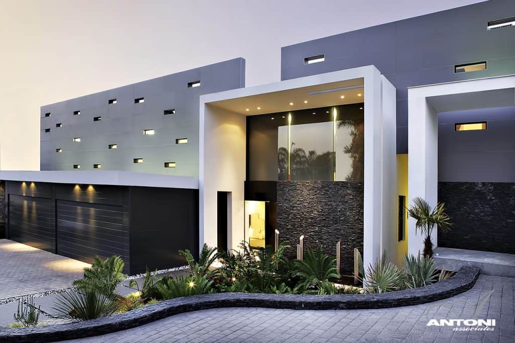 Modern Mansion in South Africa by SAOTA 1